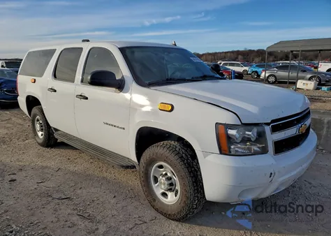 2013 Chevrolet Suburban K2500 z USA, uszkodzony, nr VIN 1GNWK5EG2DR304205